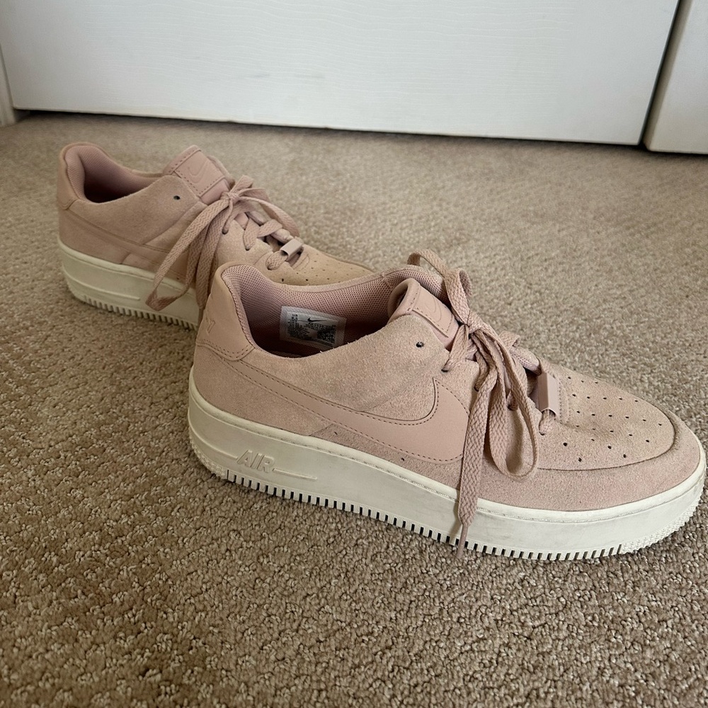 Pink suede platformed AF-1